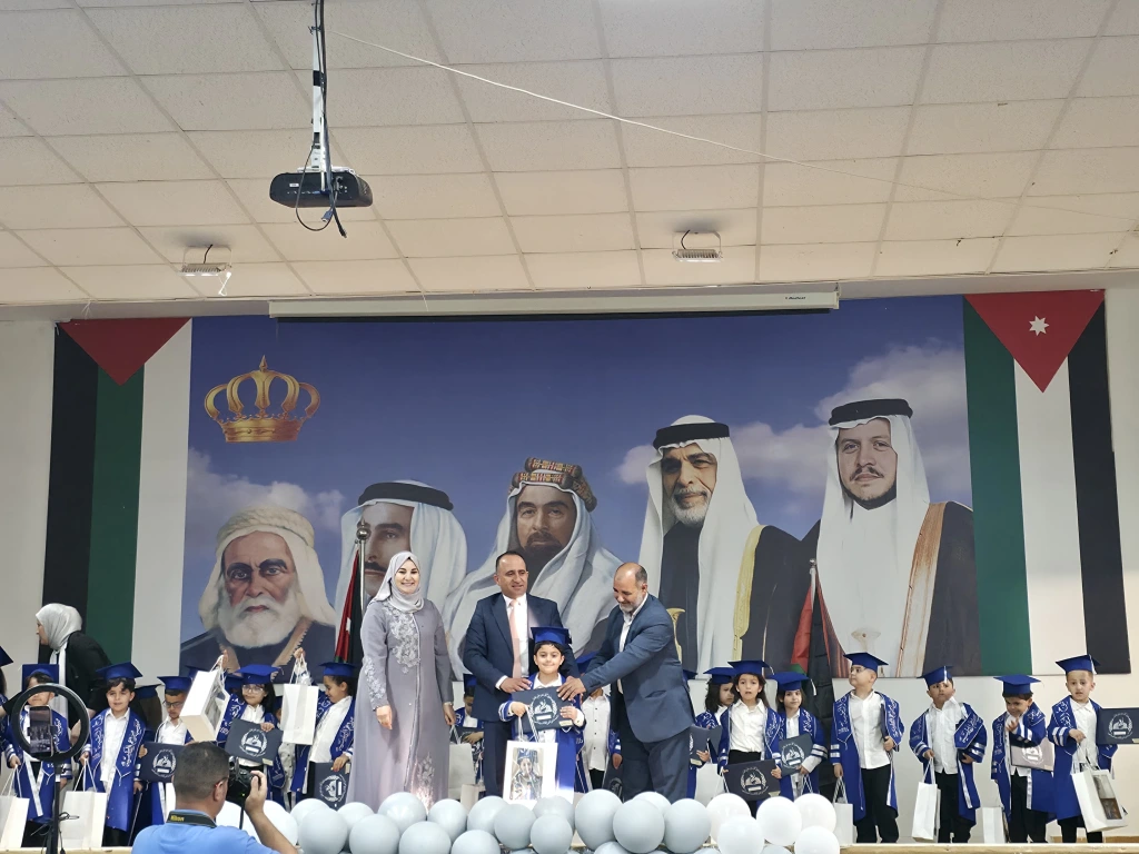 مدرسة وروضة براعم القادسية النموذجية  تحتفل بتخريج فوجها السادس والأربعين “فوج النخبة”