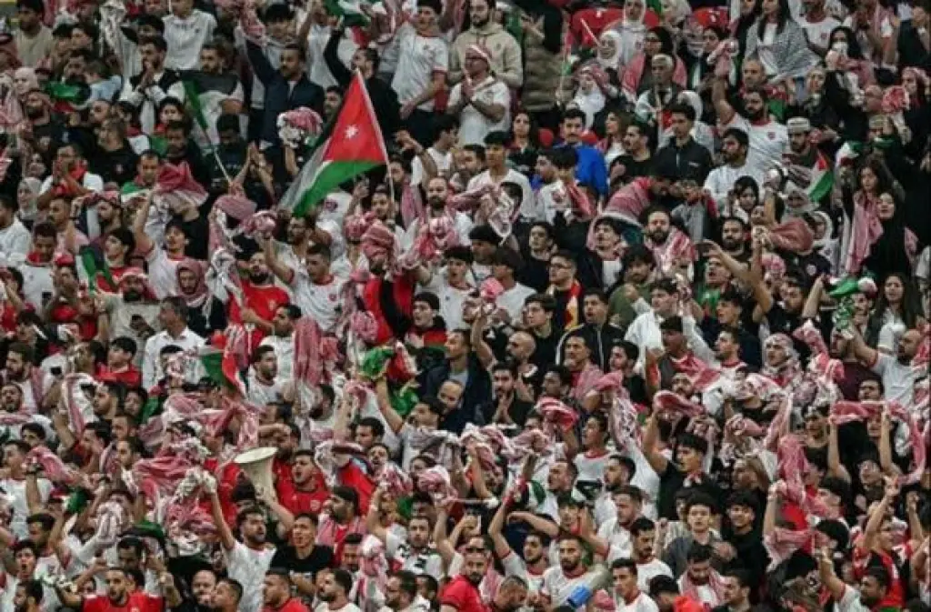 إقبال جماهيري يواكب انطلاقة الموسم الكروي الجديد