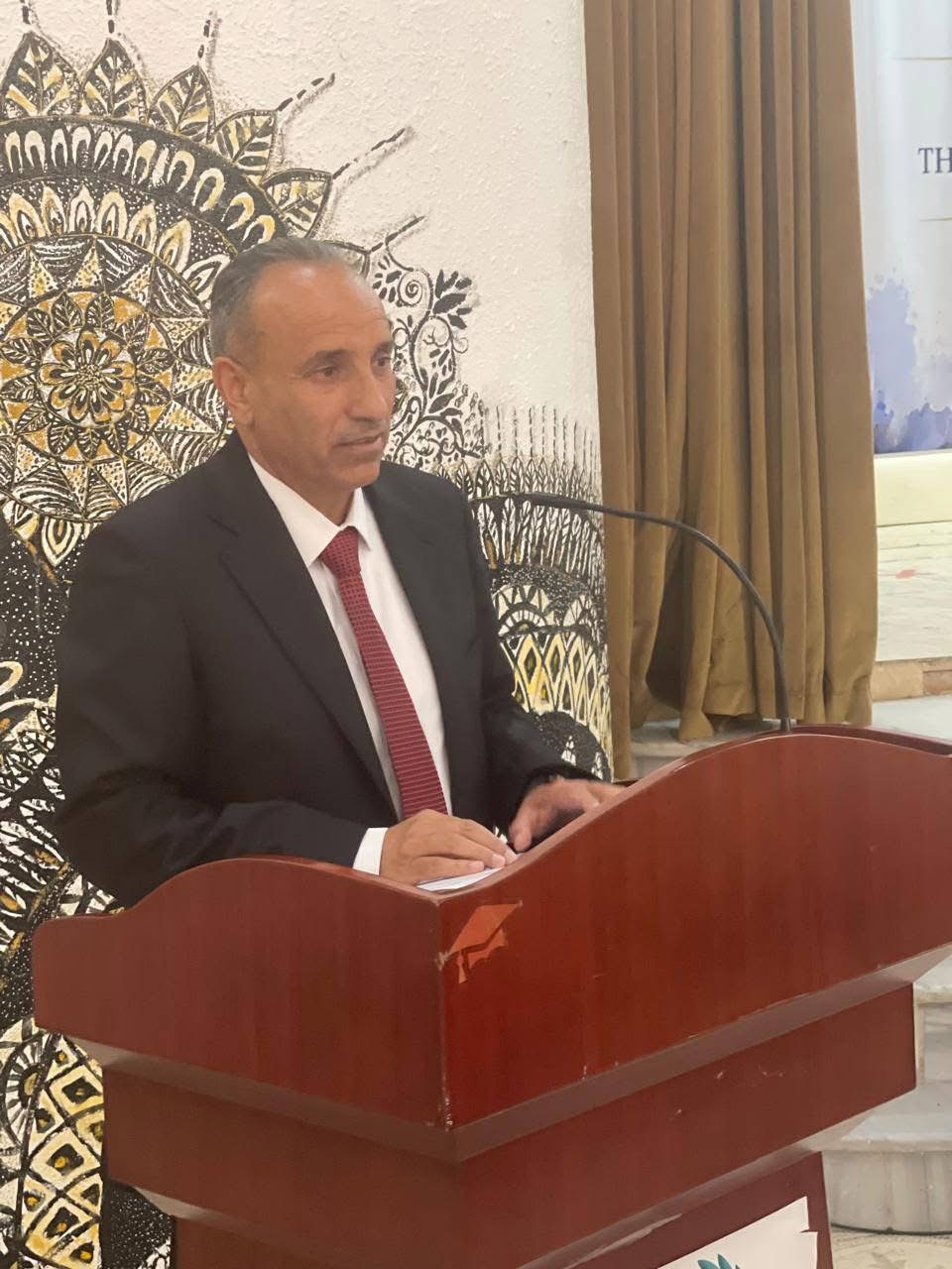 العقيل يرعى الندوة العلمية «اتجاهات حديثة في طرق وأساليب تدريس التربية الرياضية» في قصبة مادبا.