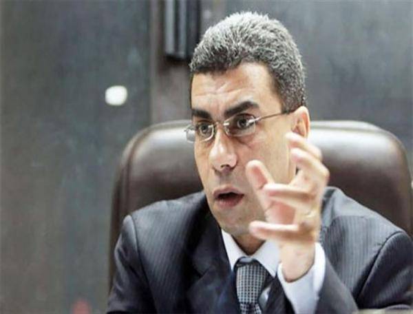 وفاة الصحفي المصري ياسر رزق متأثراً بأزمة قلبية