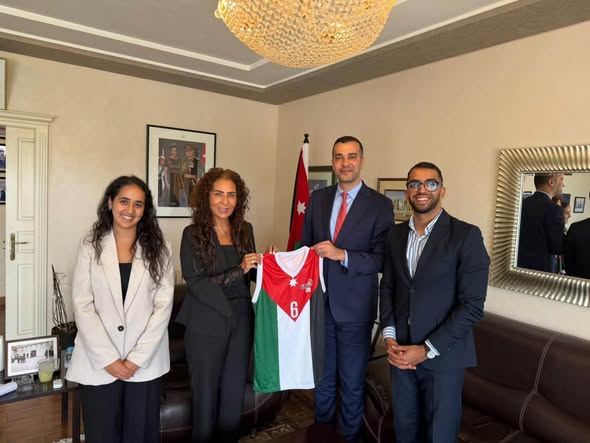 السفيرة غنيمات تستقبل  رئيس المؤسس لمنظمة تيبو إفريقيا محمد أمين زريات