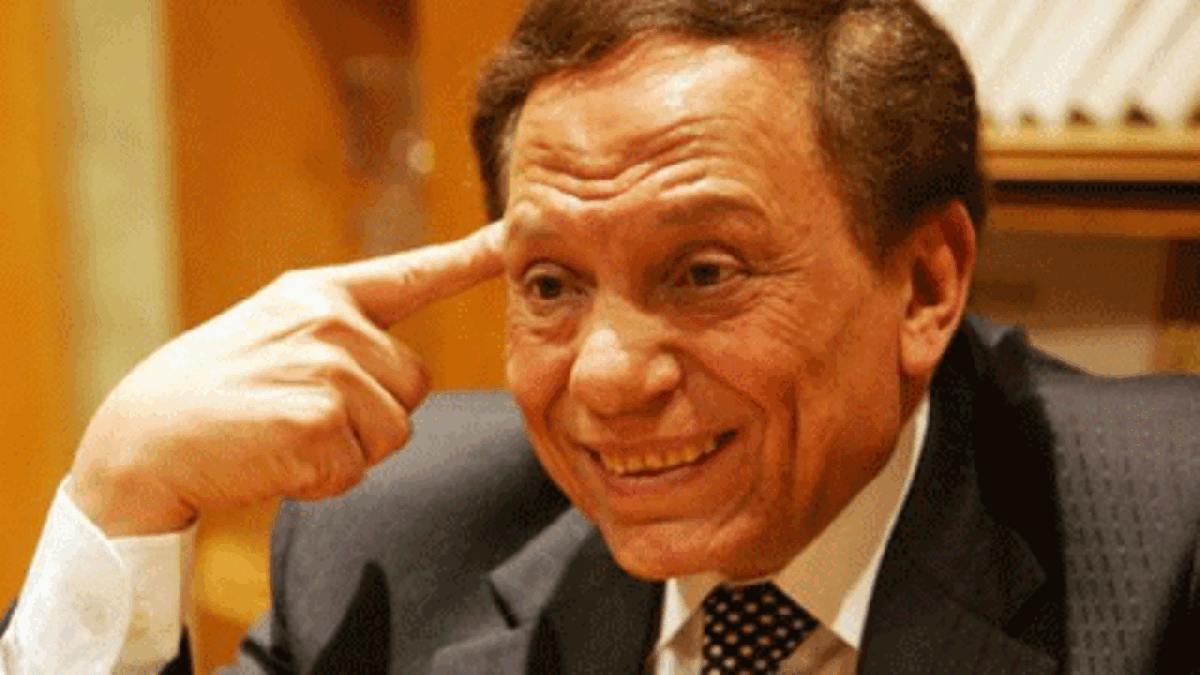 حقيقة إصابة عادل إمام بوعكة صحية ودخوله المستشفى