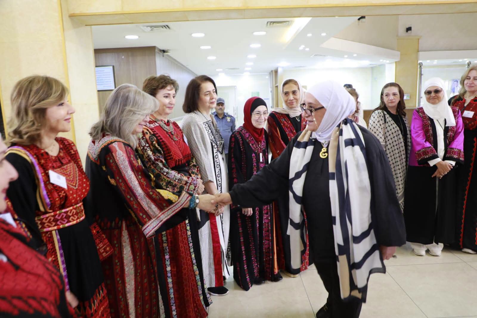 مندوبةً عن الرواشدة .. الشمالية ترعى افتتاح معرض مركز التراث الفلسطيني السادس عشر