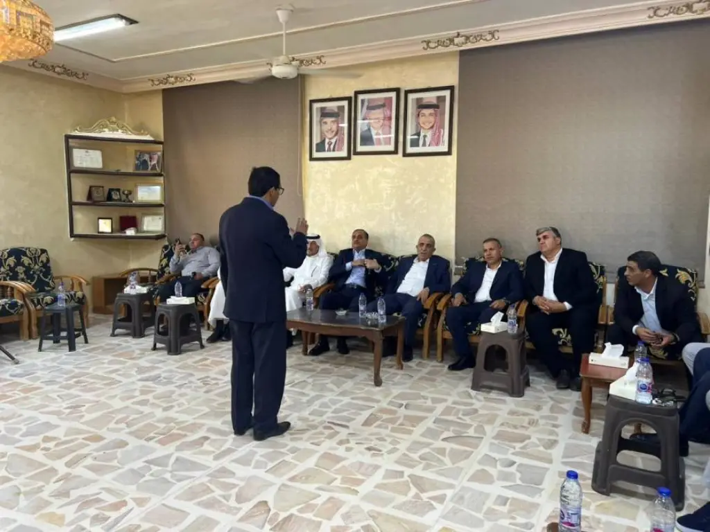 الرواشدة يلتقي في دارة العون عدد من أبناء البادية الشمالية