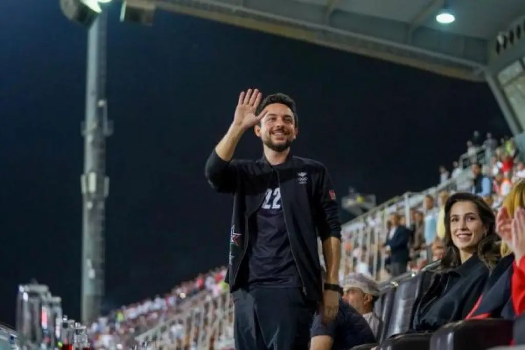 ولي العهد يتصل هاتفيًا باللاعب إبراهيم صبرة بعد إصابته