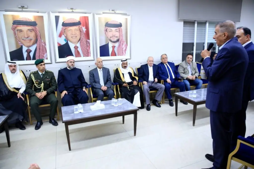 مندوبا عن الملك وولي العهد...العيسوي يعزي عشائر الشراري والعمرو والحباشنة