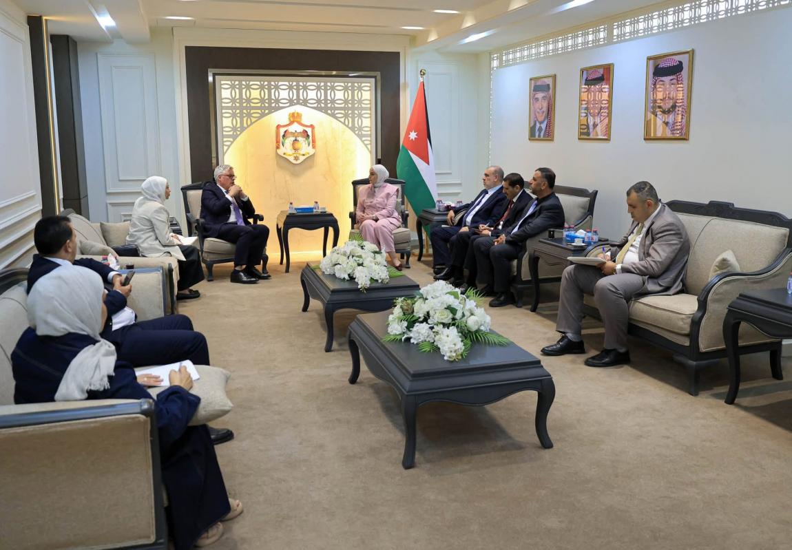 البرلمانية الاردنية الكندية تلتقي السفير الكندي