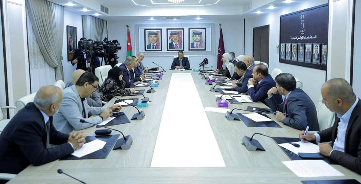 الاستثمار النيابية تناقش الرؤية الاقتصادية لـالصناعة والتجارة