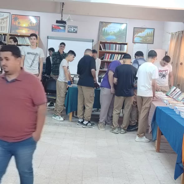 ثقافة الزرقاء تنظم معرضًا للكتاب في مدرسة جناعة الثانوية للبنين