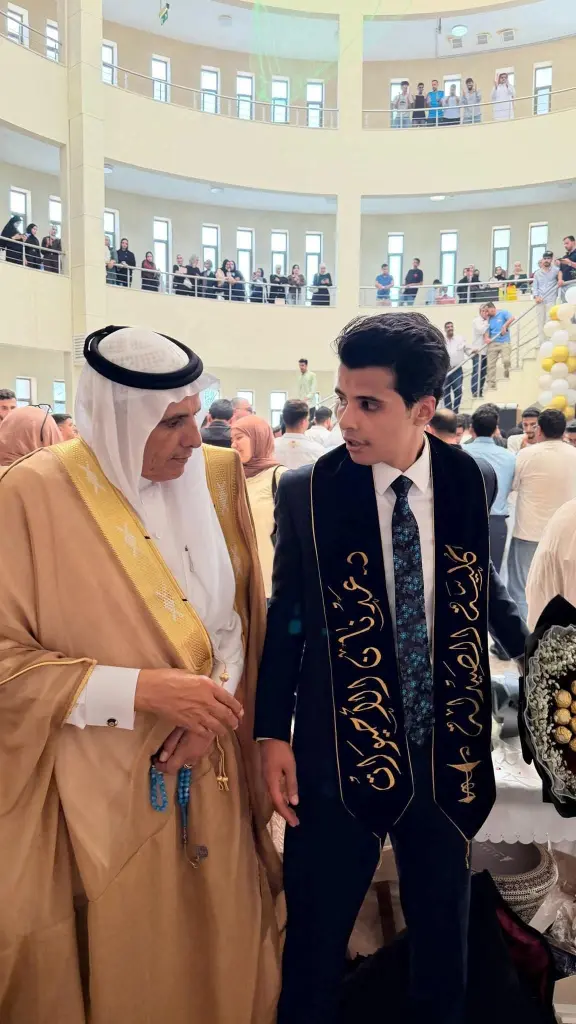 القلعة نيوز  تهنئ  الشيخ  فرج الاحيوات تخرج  نجله  الدكتور  عدنان..