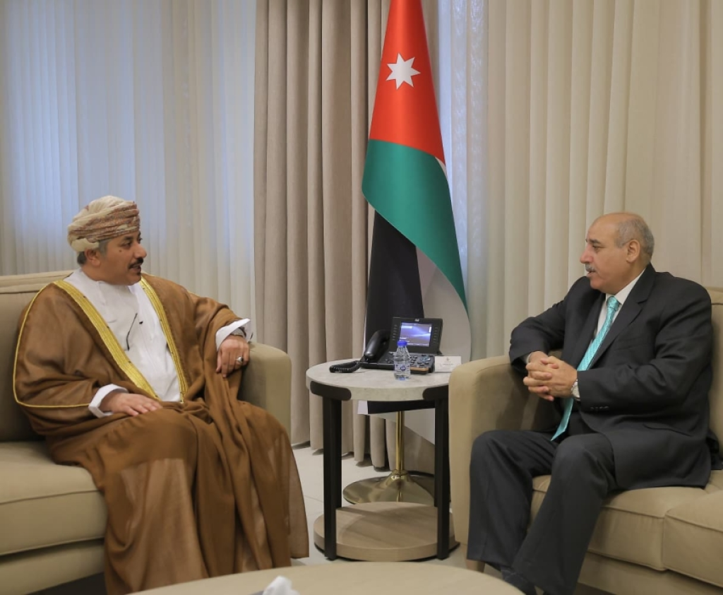 رئيس النواب يبحث والسفير العُماني تعزيز العلاقات المشتركة