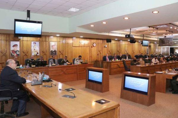 رئيس الجامعة الهاشمية يحاضر في كلية الدفاع الوطني