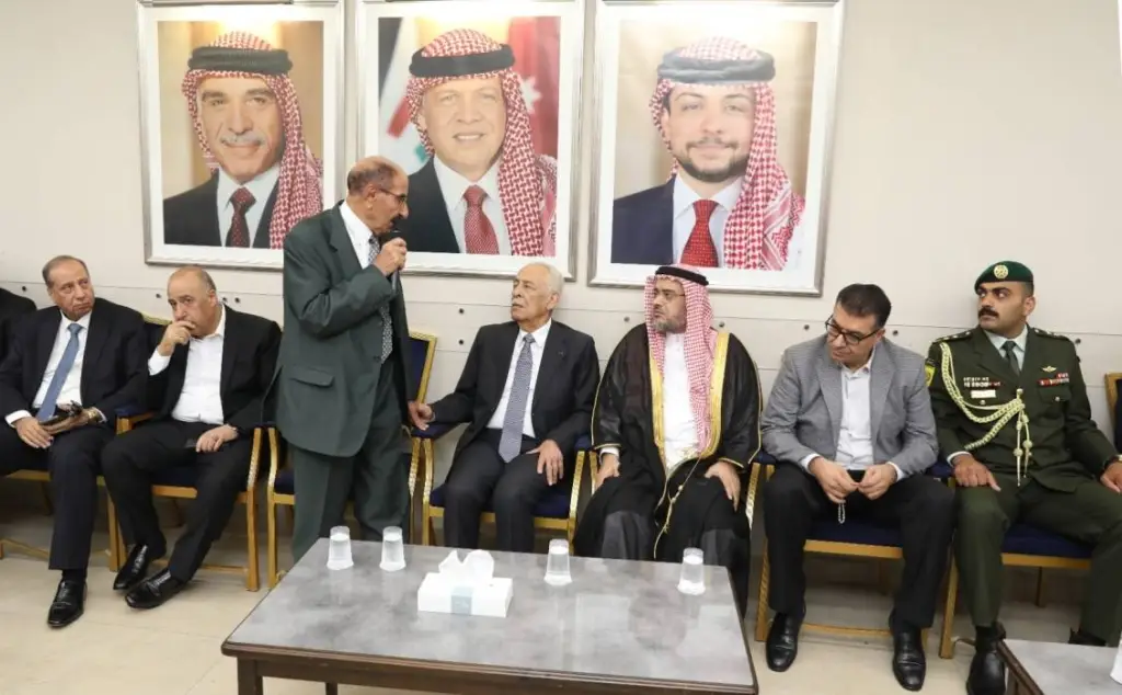 مندوبا عن الملك وولي العهد.. العيسوي يعزي الشواربة والطراونة والشوبكي وجنكات والشوابكة