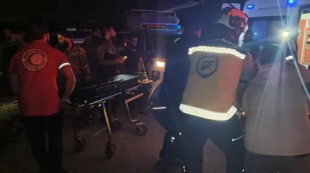 مقتل 7 أشخاص وإصابة 4 باستهداف حافلة بالرصاص في ريف حماة