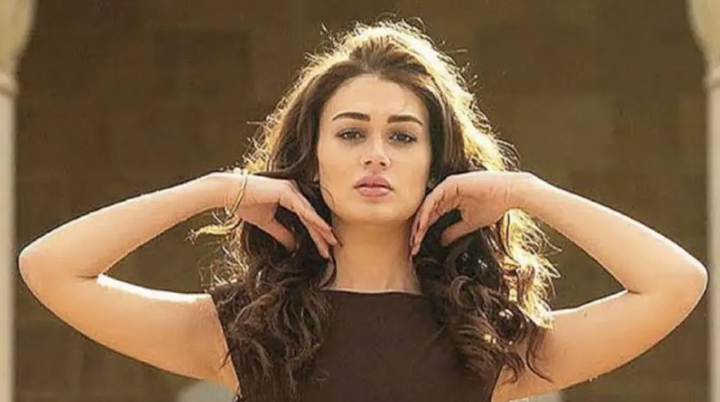 بسنت أبو باشا تكشف كواليس تجربتها الأولى في الكوميديا بفيلم "شيش دو"