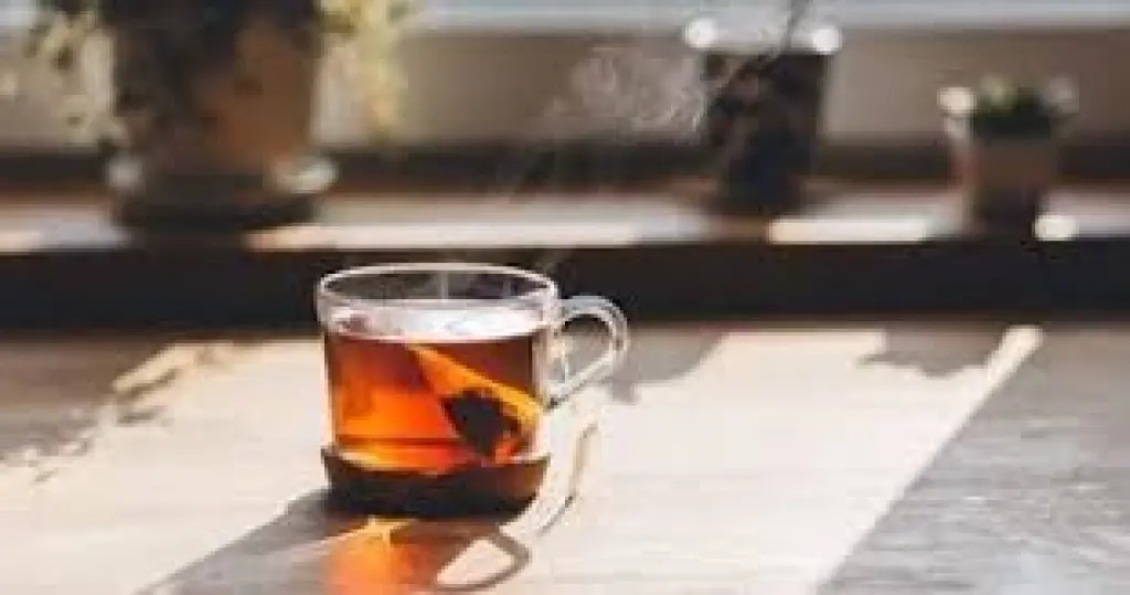 هل يمكن أن يبردك كوب شاي ساخن في موجة الحر؟.. دراسة تكشف مفاجأة