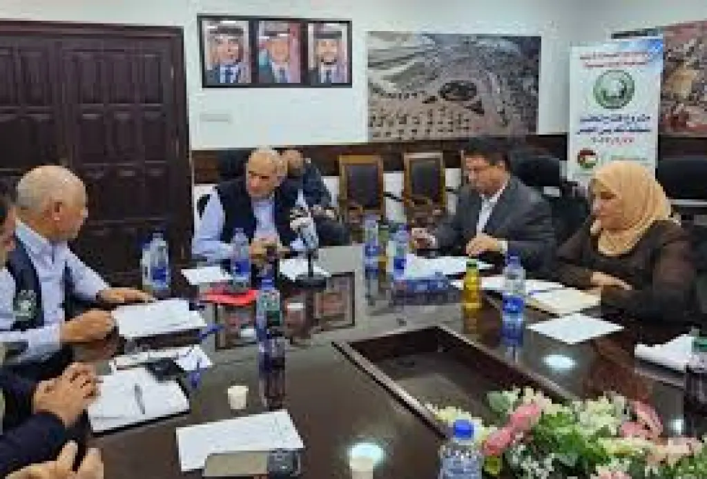 الذنيبات يتفقد مواقع عمل شركة الفوسفات بالعقبة