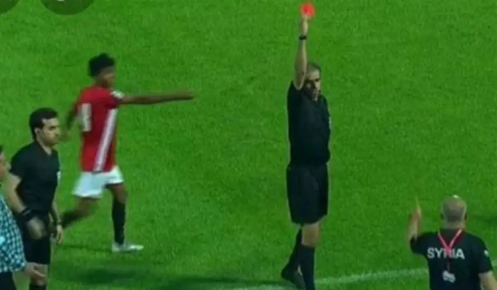 مساعد مدرب منتخب سوريا يعتدي على لاعب يمني ناشئ (فيديو)