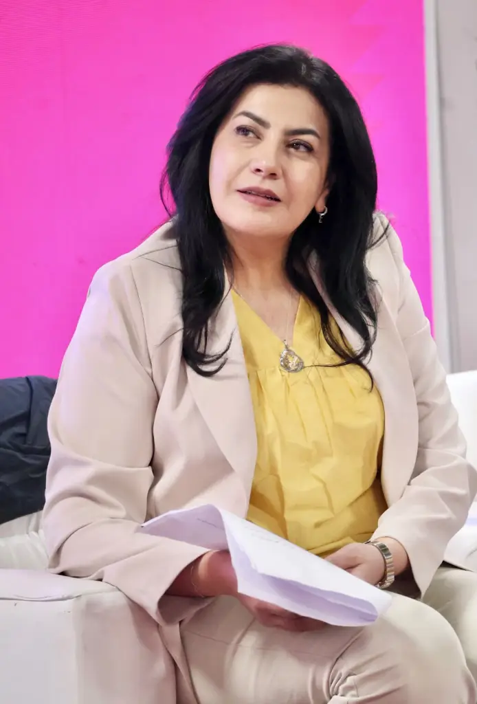 الدكتورة مرام أبو النّادي تباشر إدارتها لمكتبة جامعة البتراء بالإضافة إلى جانب عملها الأكاديمي