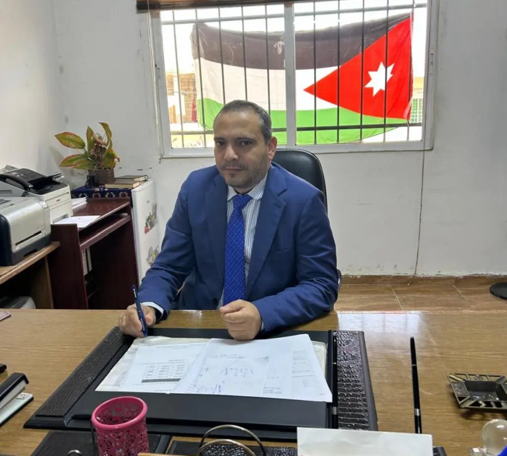حين يصبح الهاتف أذكى من صاحبه من يقود من