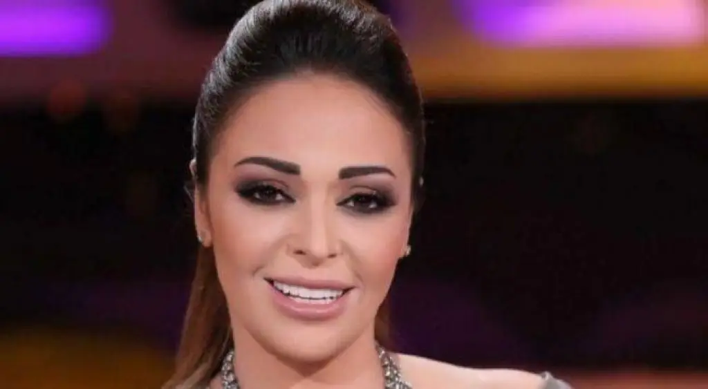 داليا البحيري ترقص حاملةً النرجيلة .. فيديو