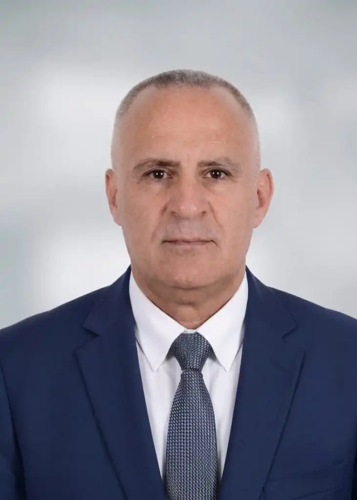 عندما يكون المتحدث مدير المخابرات العامة