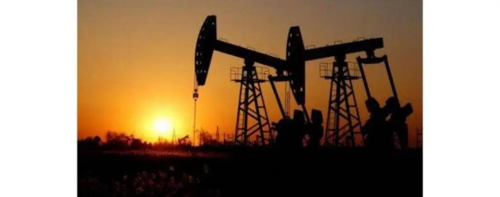 أسعار النفط تواصل الارتفاع بعد الاثنين الأسود
