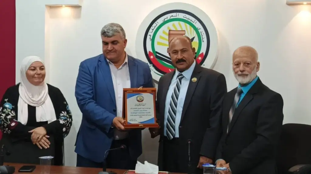الخوالدة يفتتح أيام ثقافية أردنية في البيت العربي