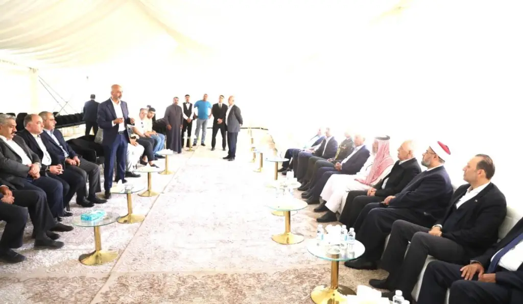 مندوبا عن الملك وولي العهد.. العيسوي يعزي عشيرة الوريكات