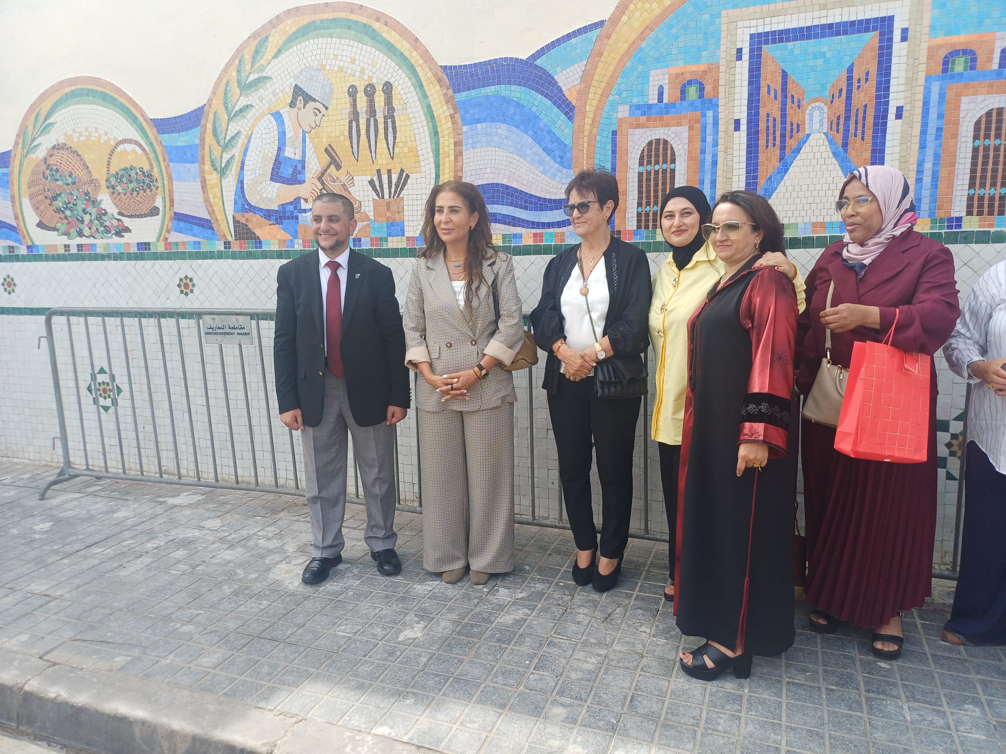 بمشاركة أردنية ودولية.. وحضور السفيرة غنيمات تدشين جدارية فسيفسائية ضخمة احتفاءً بمئوية "سوق المعاريف" في الدار البيضاء