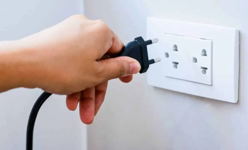 اللص الخفي.. جهاز منزلي يستهلك كهرباء تعادل 65 ثلاجة