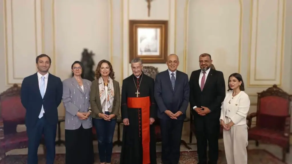 حجازين يلتقي البطريرك الماروني في بكركي ويؤكد مشاركة الكنيسة في احتفالية 2030
