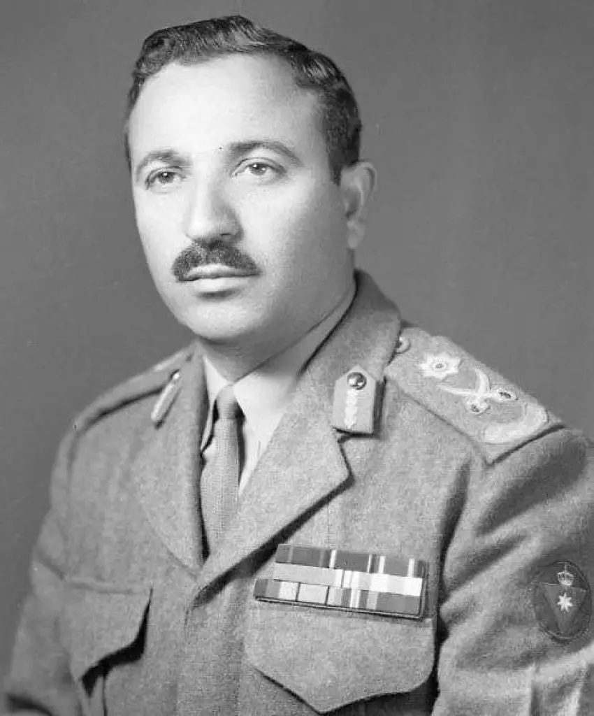الاعلامي عادل الرفايعة يكتب: سيرته محفورة في ذاكرتنا البطل الفريق مشهور حديثة الجازي