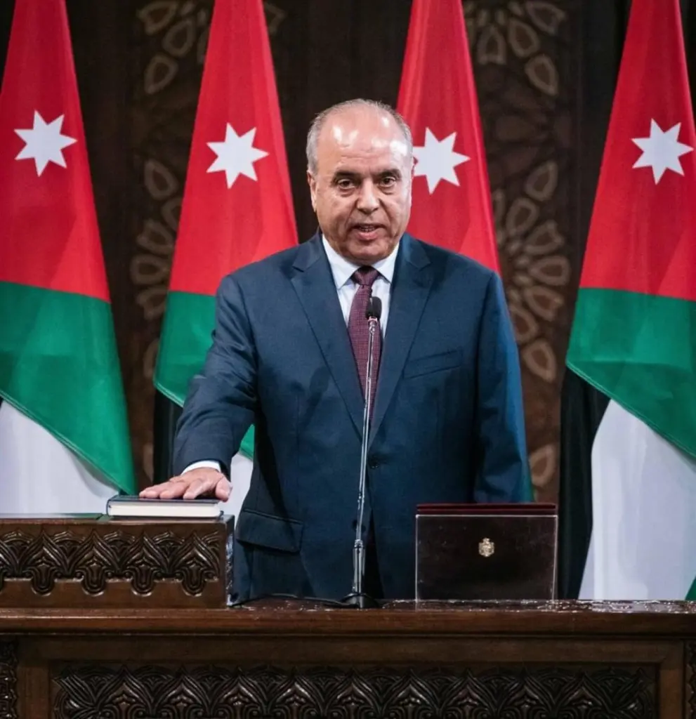 محافظة يعمم بتأجيل دفع رسوم الجامعات حتى إعلان إساءة الاختيار