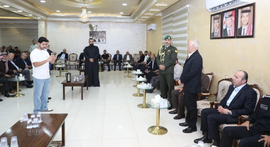 مندوبا عن الملك وولي العهد.. العيسوي يعزي عشيرة الوشاح