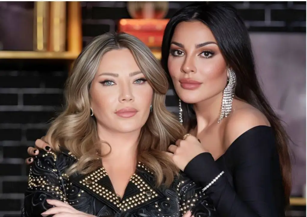 سلافة معمار ونادين نجيم تحتفلان معاً والأخيرة تمازحها