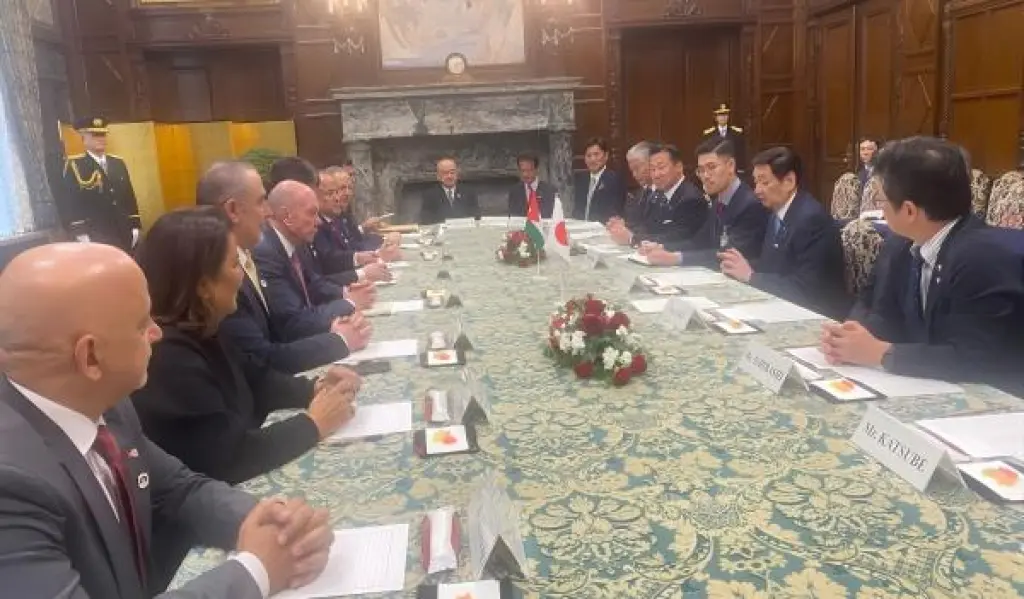 رئيس الأعيان يُجري مباحثات مع نظيره الياباني في طوكيو