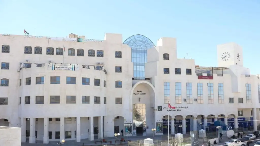بلدية الطفيلة تنفذ عطاءات خدمية بـ2.15 مليون دينار
