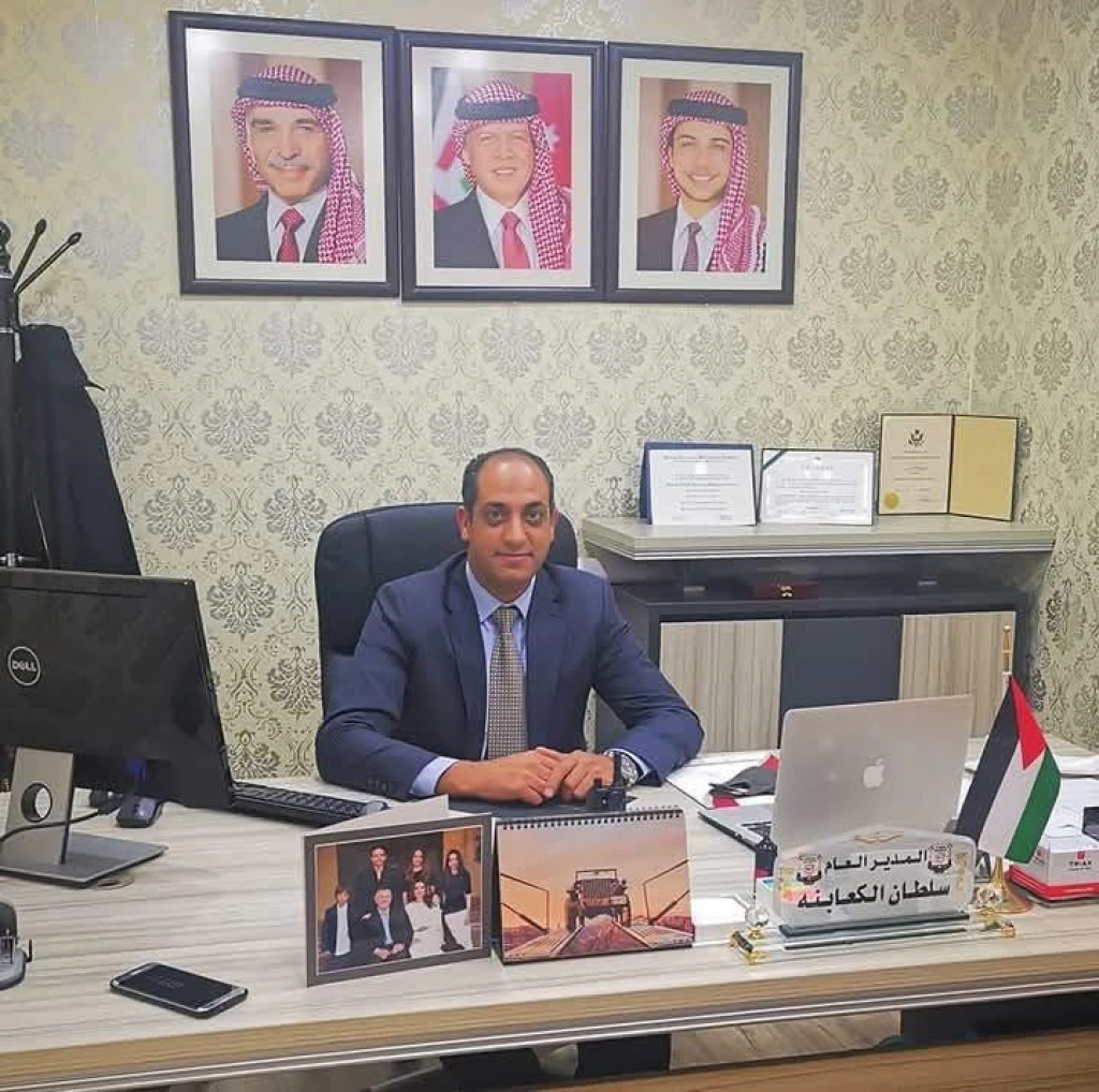 الإعلامي محمد الكعابنه يهنىء العقيد المتقاعد سلطان الكعابنه بنجاح أبنته نور بالثانوية العامه