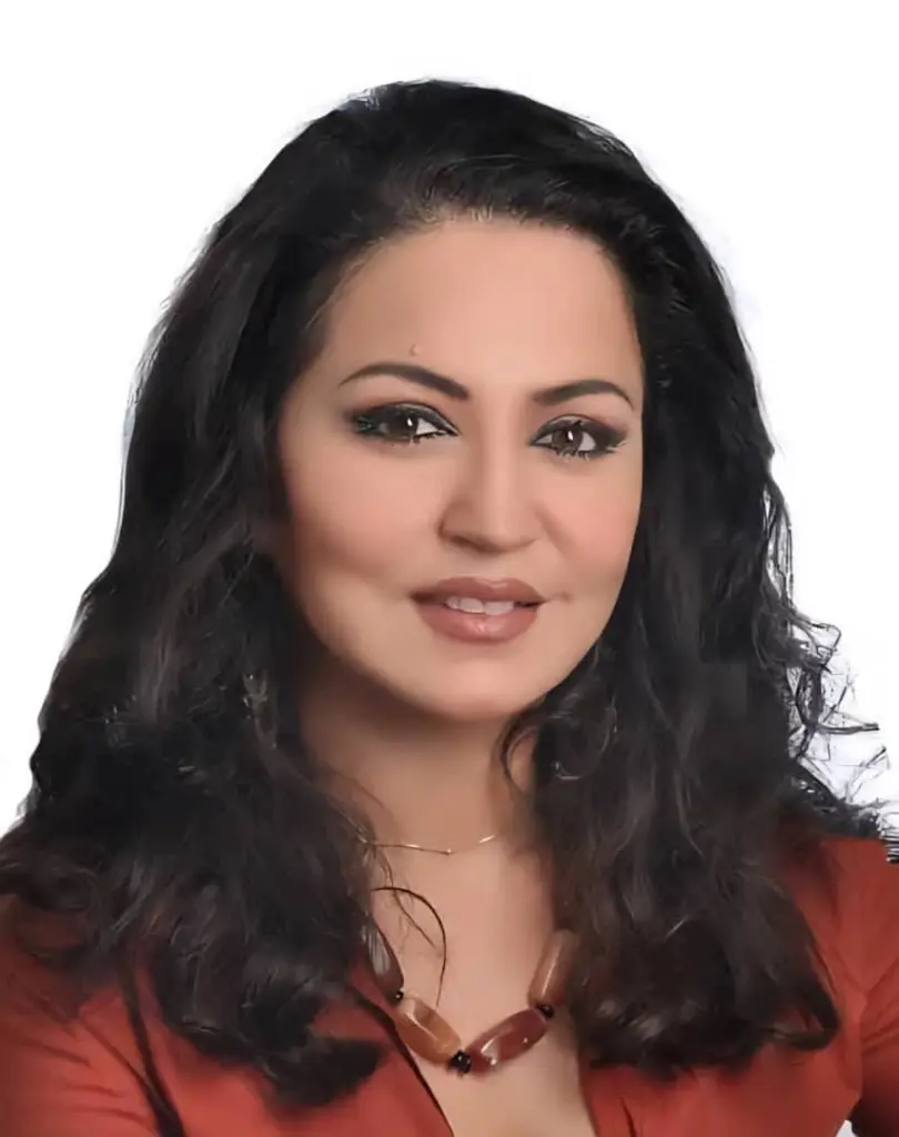 عودة الفنانة السورية واحة الراهب إلى سوريا بعد غياب دام نحو 12 عاماً .