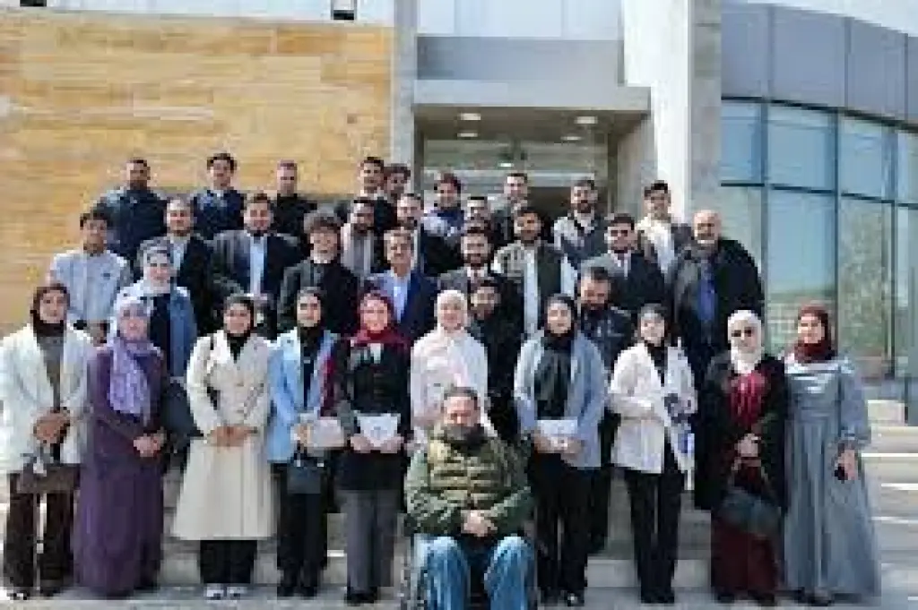 العدوان يلتقي مؤسسي المبادرات الشبابية