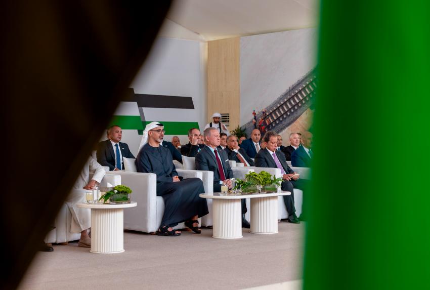الملك وولي عهد أبوظبي يشهدان وضع حجر الأساس لمشروع سكة حديد العقبة - معان