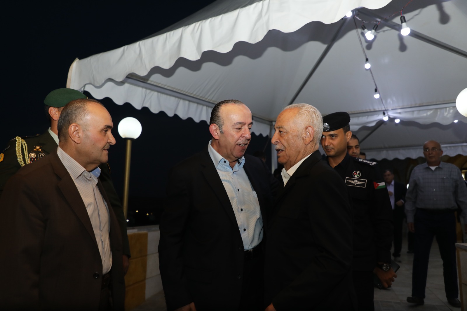 مندوبا عن الملك وولي العهد.. العيسوي يعزي عشيرة الوشاح