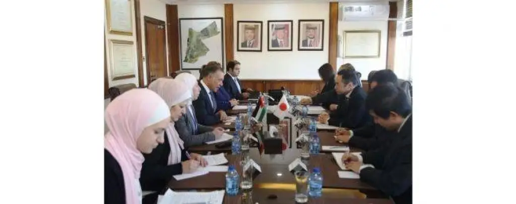 وزير التخطيط يبحث مع وزير الدولة الياباني اولويات الدعم للمرحلة المقبلة