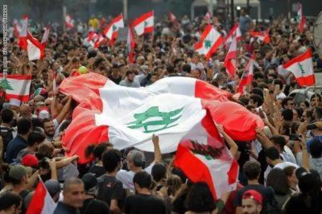 لبنان رح يرجع...لانه الوطن ما بروح .. فيديو