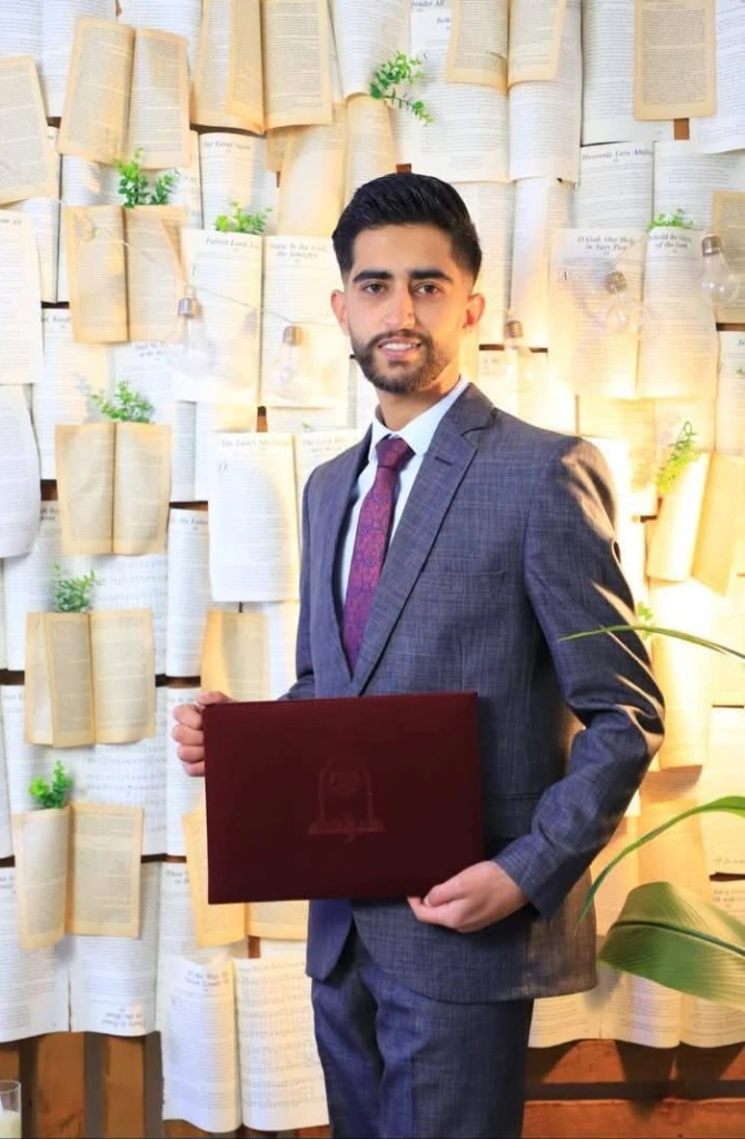 اسيد عبدالله  السحيمات  ..مبارك  التخرج