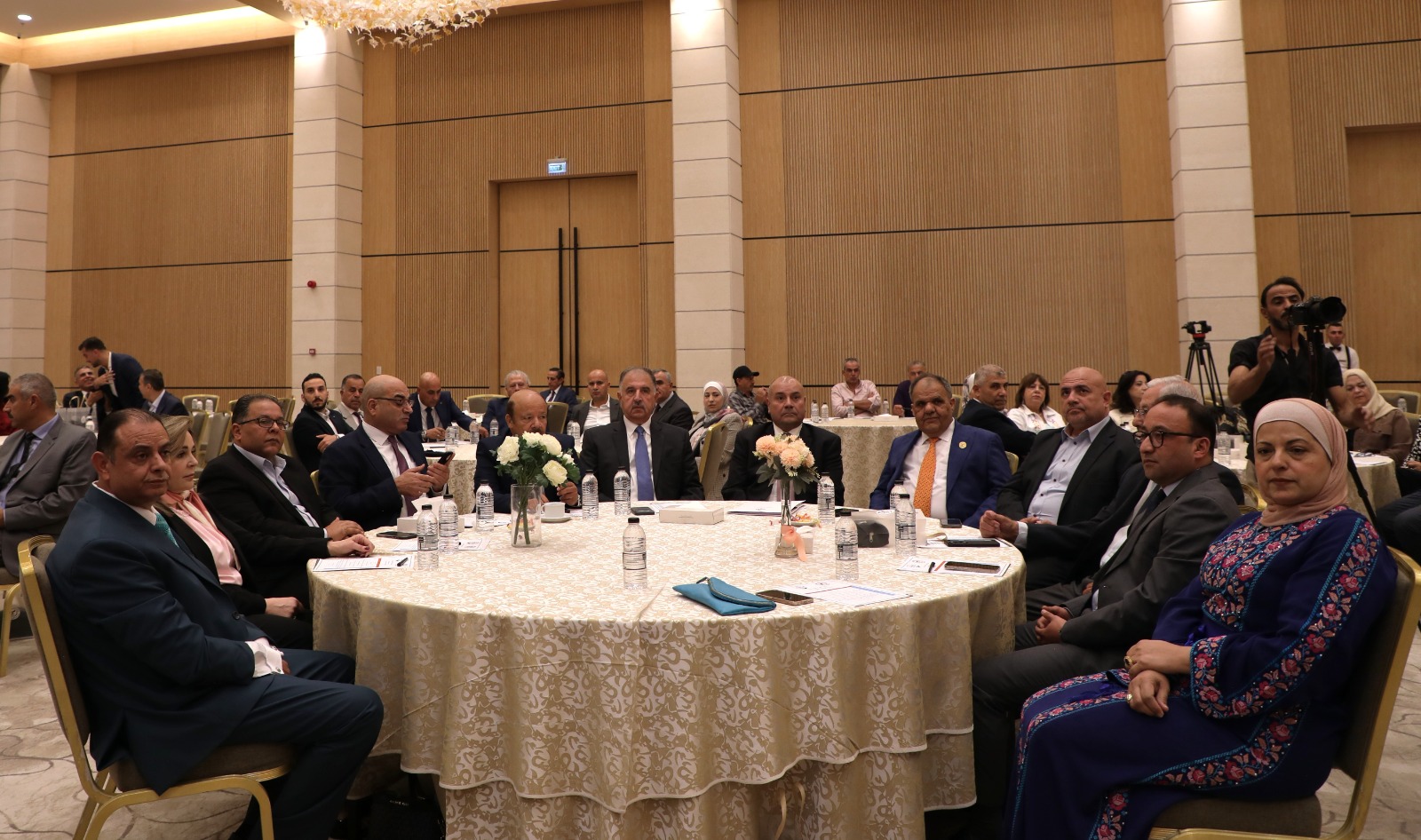 العودات يرعى إشهار الأكاديمية الحزبية لحزب المحافظين الأردني