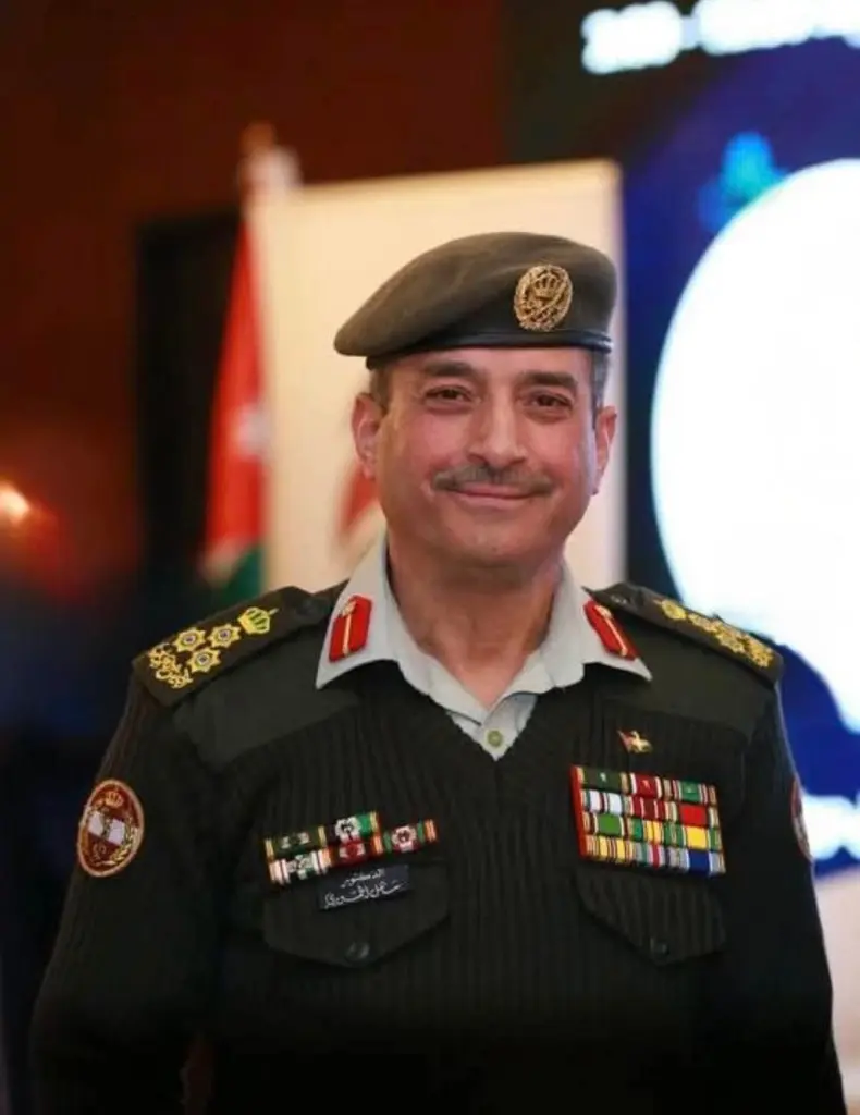 الخدمات الطبية الملكية.حين تصبح مهنة الطب معركةً من أجل الحياة