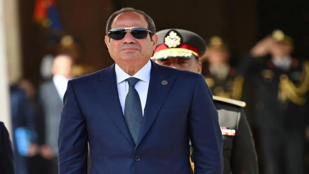 السيسي يؤكد خلال لقائه بزشكيان حتمية وقف الاعتداءات على الدول العربية