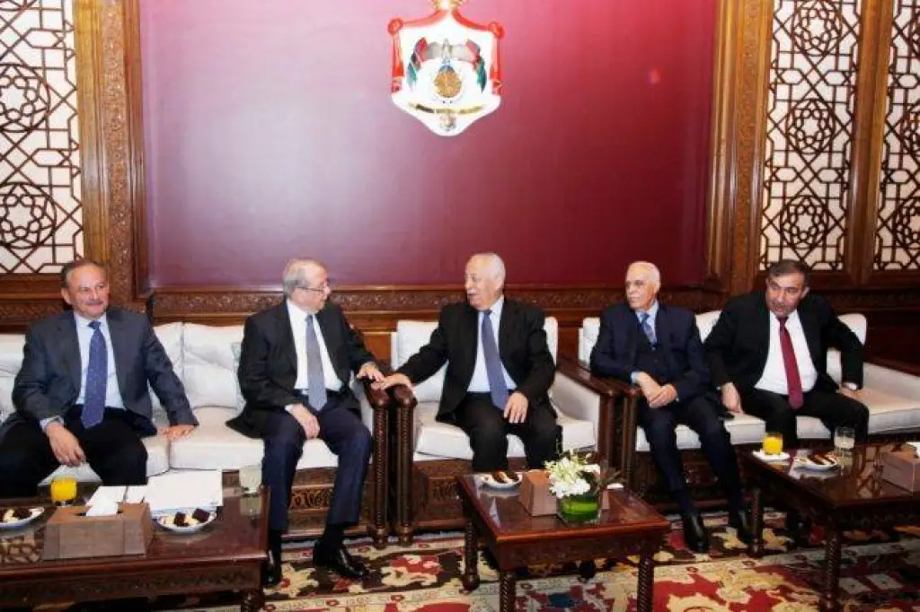 رئيس الديوان الملكي الهاشمي يلتقي وفد جمعية رجال الاعمال الاردنية